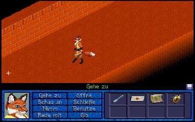 Wir müssen aus einem Labyrinth den Ausweg finden und werden dabei von einer Echse verfolgt.