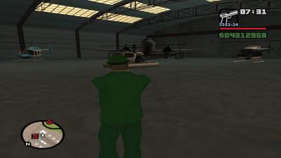 Auch ein Hangar ist im Spiel vorhanden und kann von uns mit entsprechenden Fahrzeugen befüllt werden.
