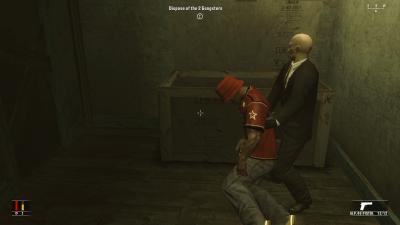 Tote Gegner können wir auch in herumstehenden Kisten verstauen, dann können sie nicht gefunden werden.