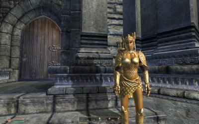 Eine der Leibwächterinnen von Sheogorath, eine Goldene Heilige