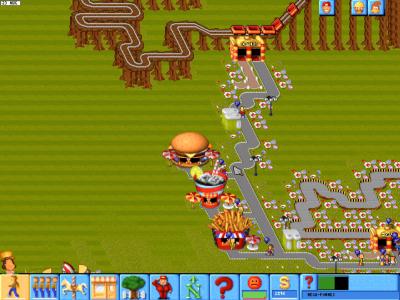 Hier verkaufen wir dem Besucher erst salzige Pommes, dann überzuckerte Cola und zum Schluss fettige Pommes. Wenn jemanden nach dem Besuch der Achterbahn schlecht ist, dann würde uns das nicht wundern.