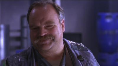 Cheftechniker Robert "Pliers" Sykes - Richard Riehle
